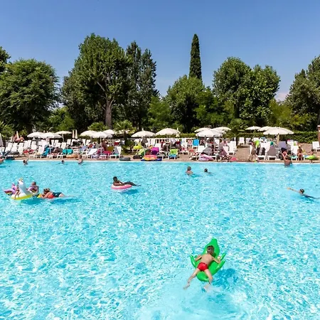 Hu Altomincio Village База отдыха Валеджо-суль-Минчо