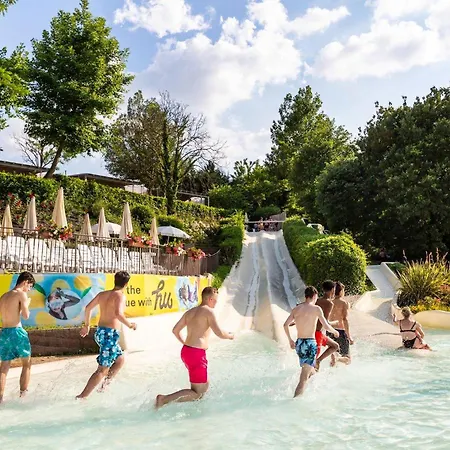 Hu Altomincio Village