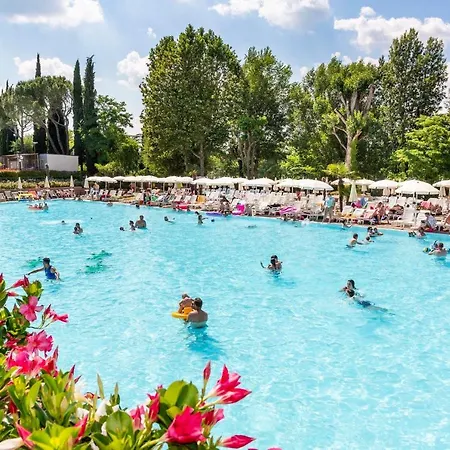 Hu Altomincio Village Vakantiepark Valeggio sul Mincio