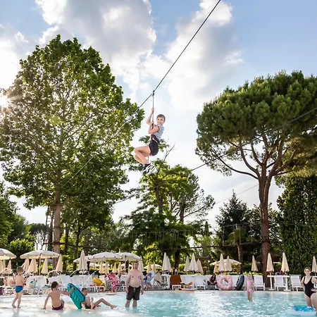 Hu Altomincio Village Vakantiepark Valeggio sul Mincio