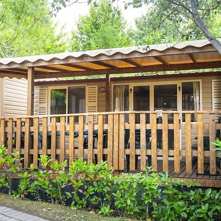 Hu Altomincio Village