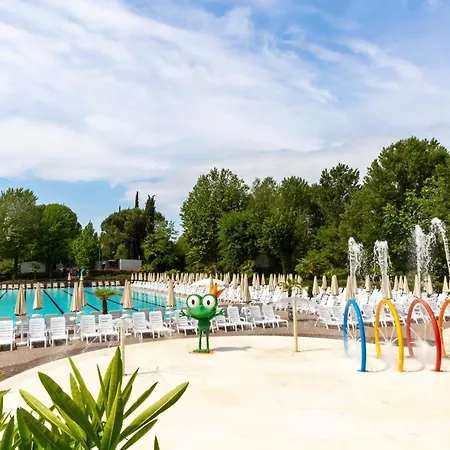 Hu Altomincio Village Vakantiepark 3*