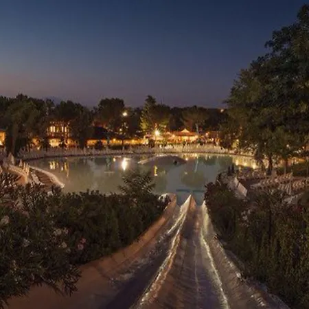 Hu Altomincio Village Vakantiepark 3*