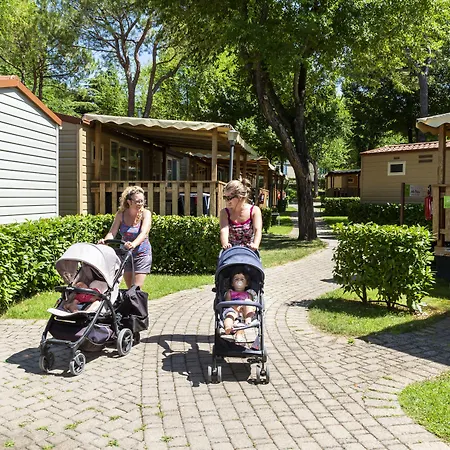 Vakantiepark Hu Altomincio Village