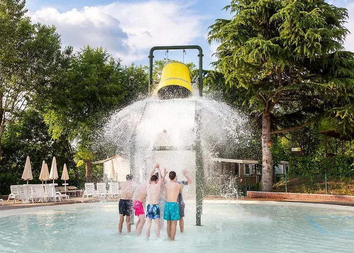 Hu Altomincio Village