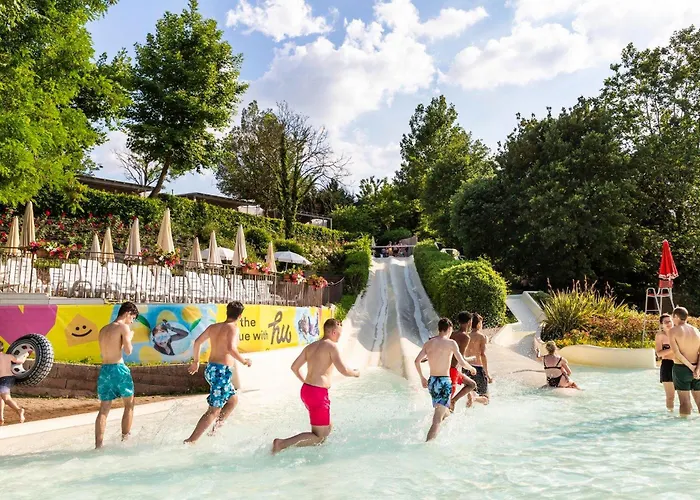 Hu Altomincio Village