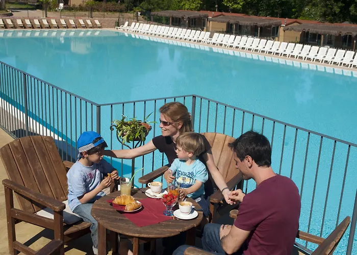 Hu Altomincio Village